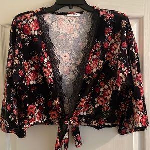 Floral velvet coverup that winches waist